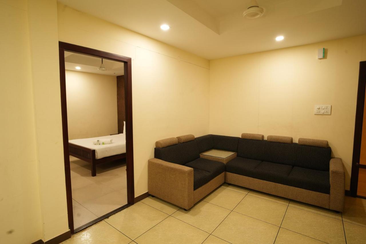 K V Suites Kochi エクステリア 写真