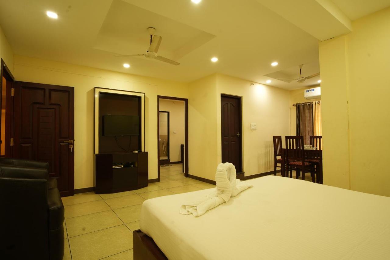 K V Suites Kochi エクステリア 写真