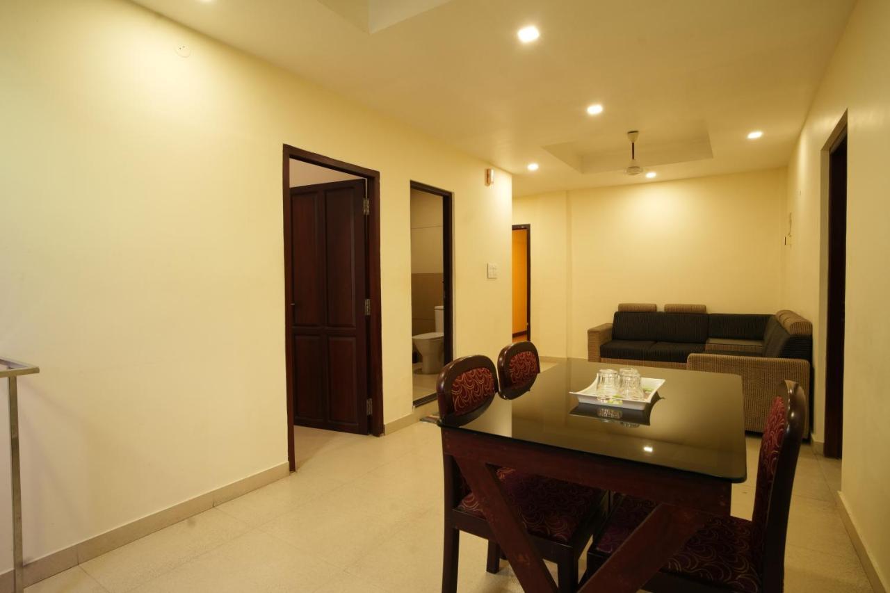 K V Suites Kochi エクステリア 写真