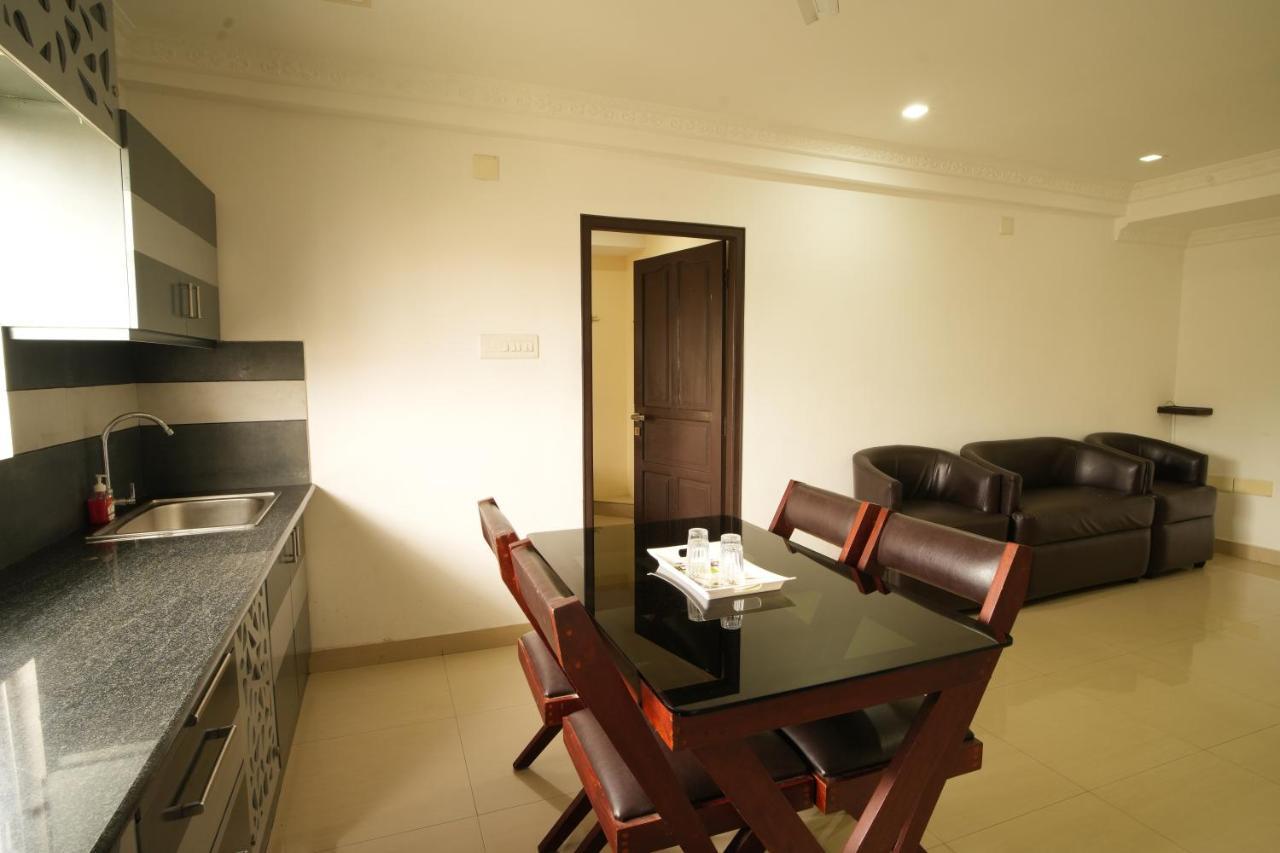 K V Suites Kochi エクステリア 写真