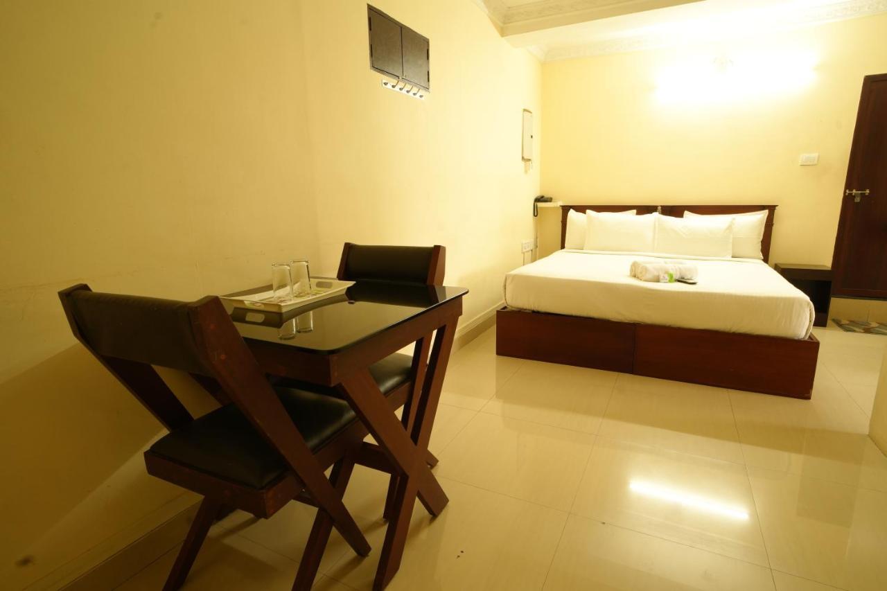 K V Suites Kochi エクステリア 写真