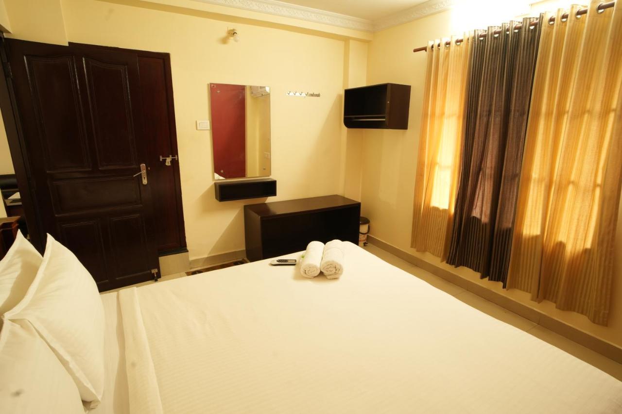 K V Suites Kochi エクステリア 写真
