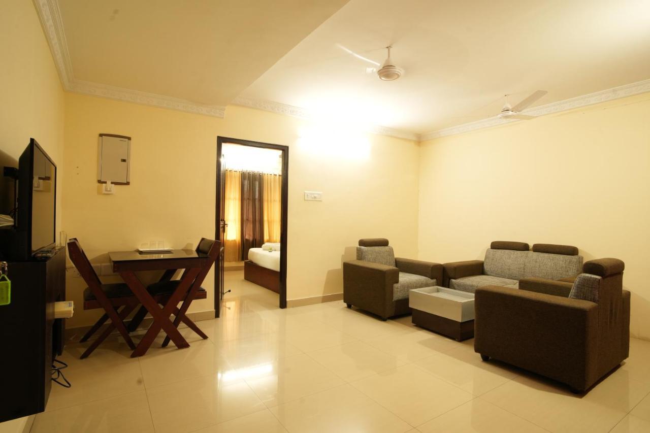 K V Suites Kochi エクステリア 写真