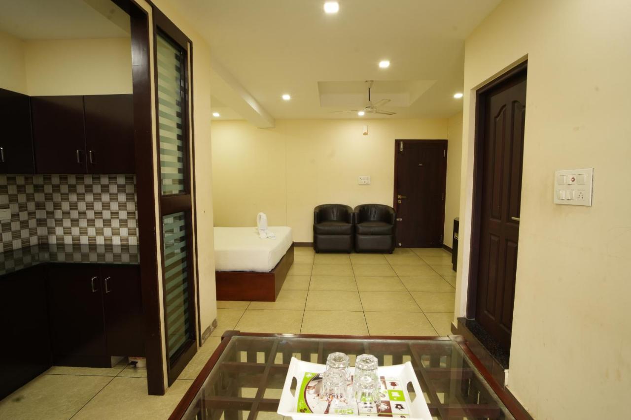 K V Suites Kochi エクステリア 写真