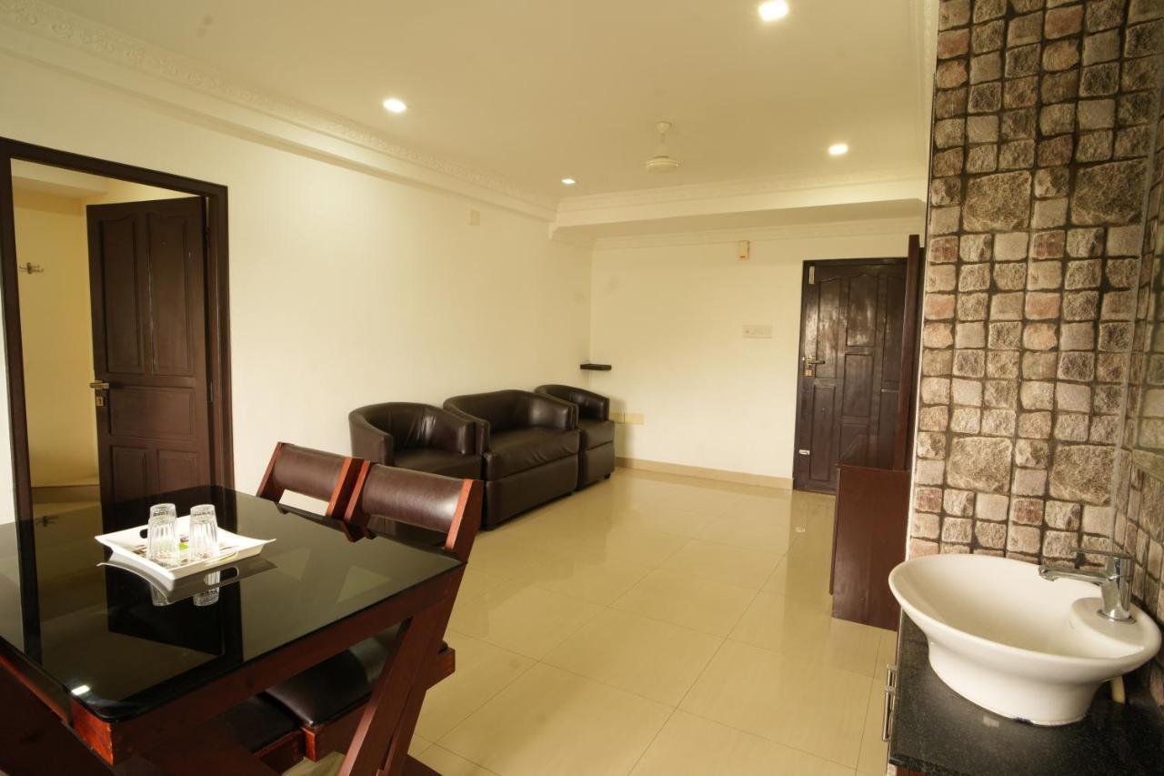K V Suites Kochi エクステリア 写真