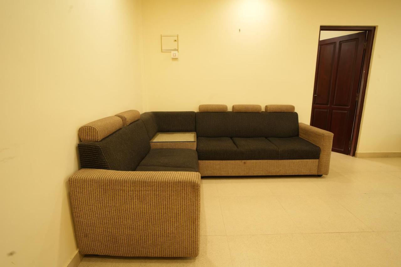 K V Suites Kochi エクステリア 写真