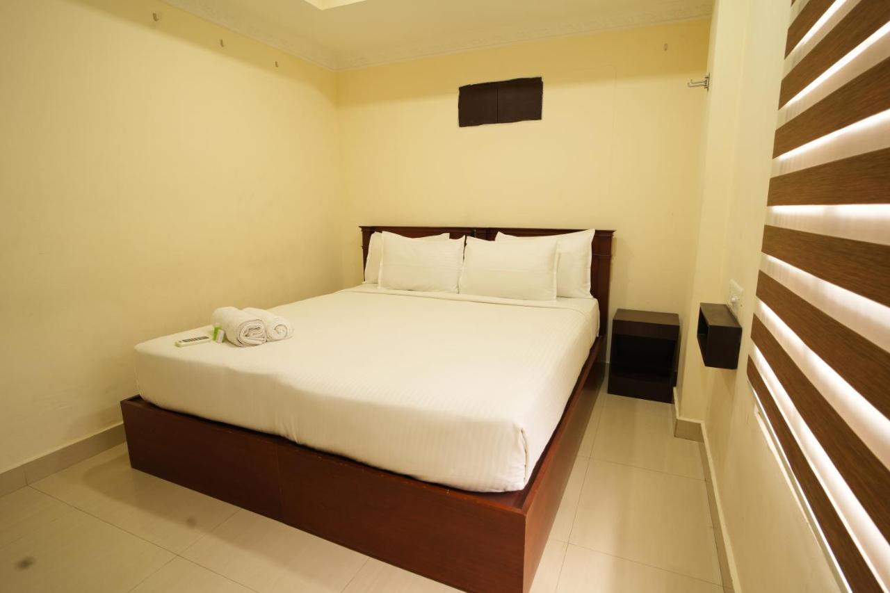K V Suites Kochi エクステリア 写真