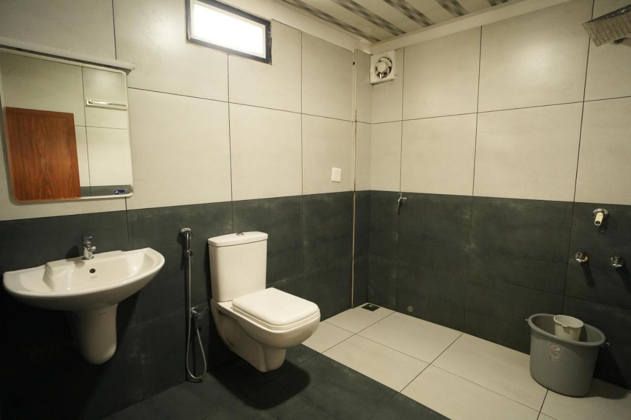 K V Suites Kochi エクステリア 写真