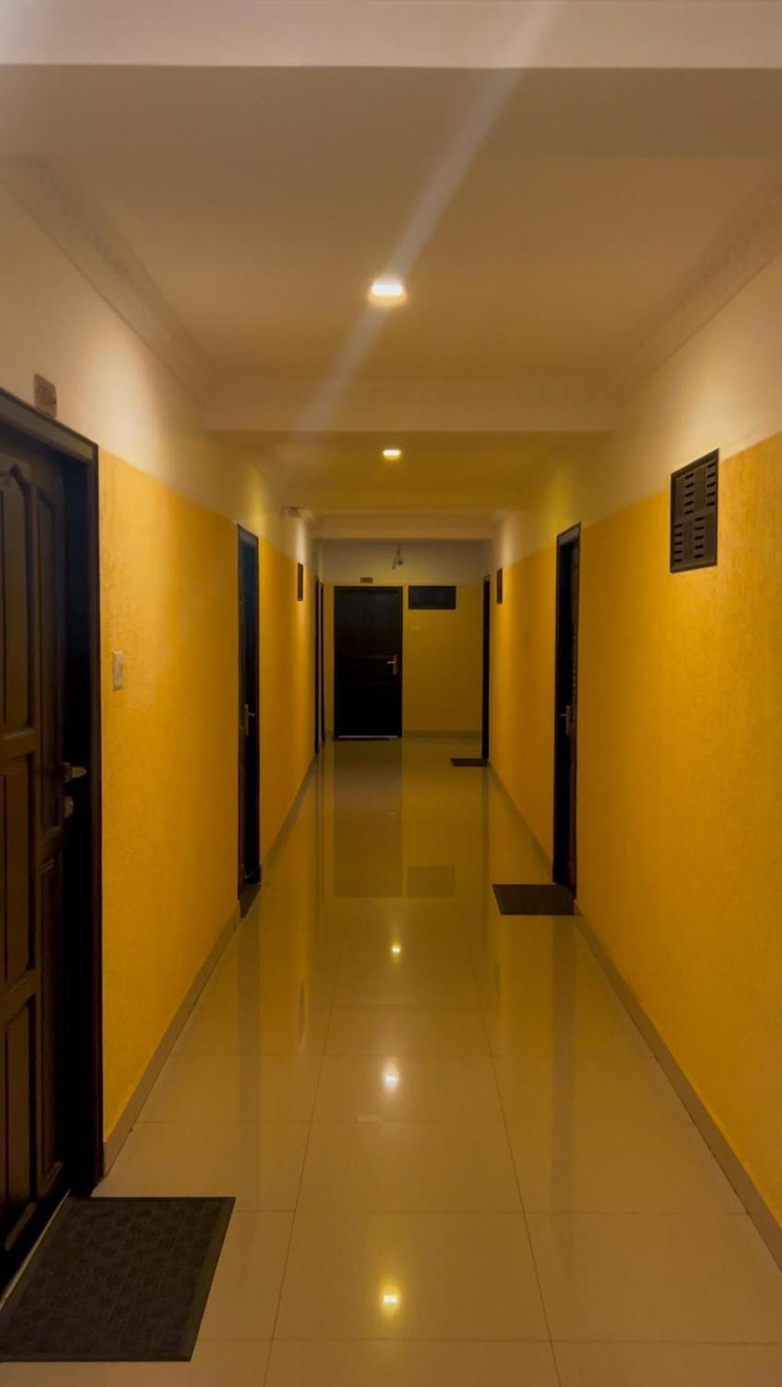 K V Suites Kochi エクステリア 写真