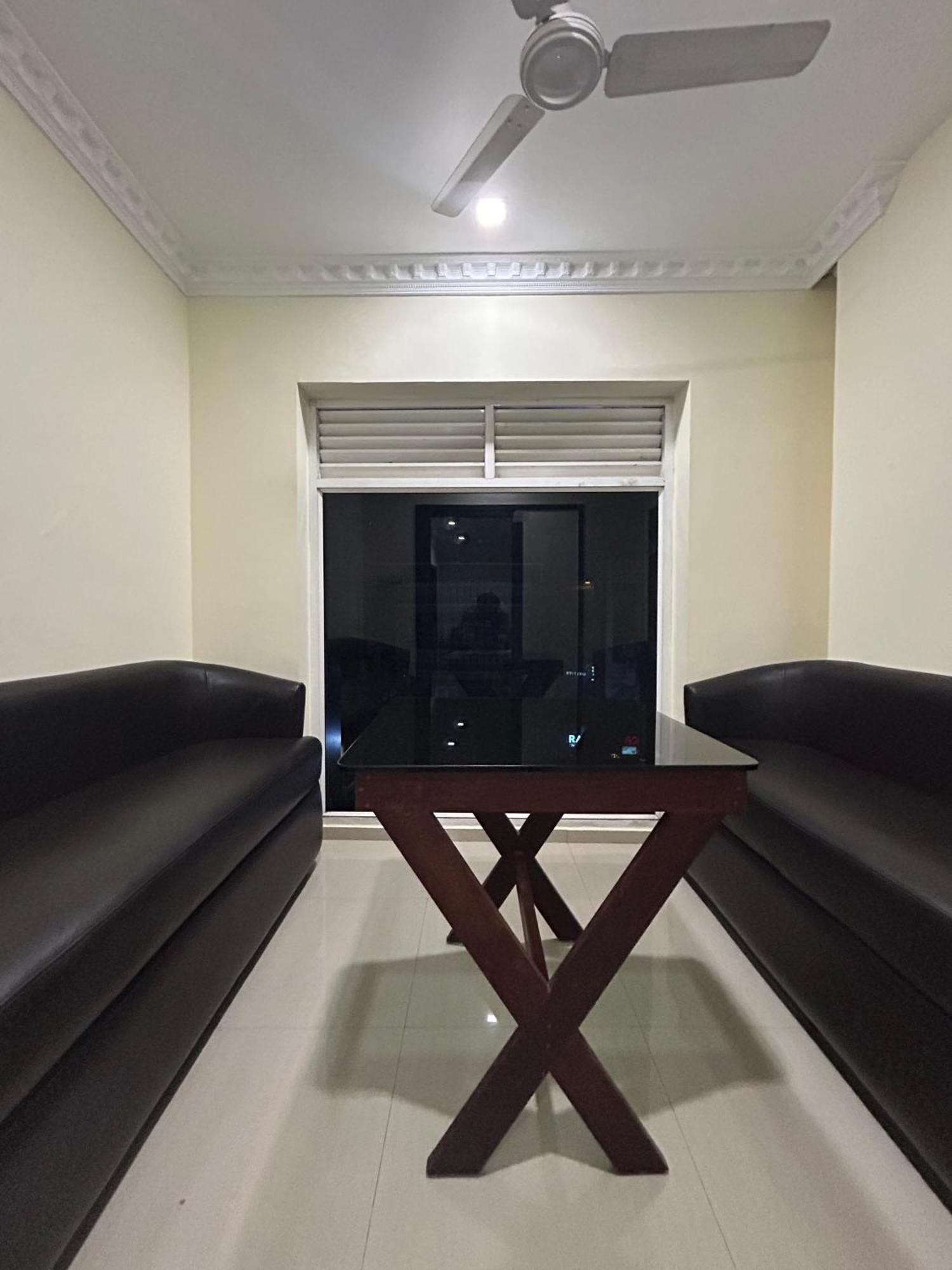K V Suites Kochi エクステリア 写真