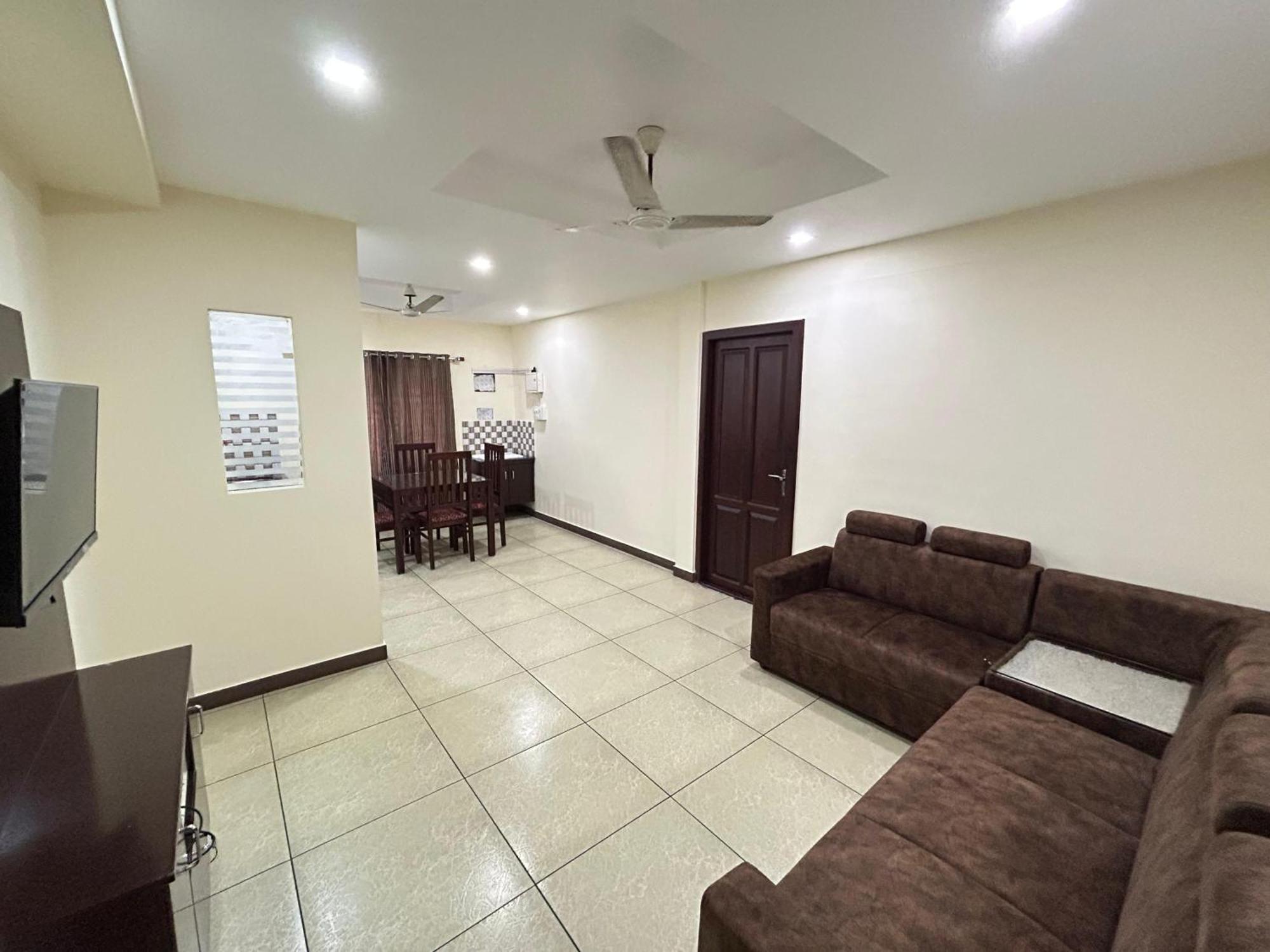 K V Suites Kochi エクステリア 写真