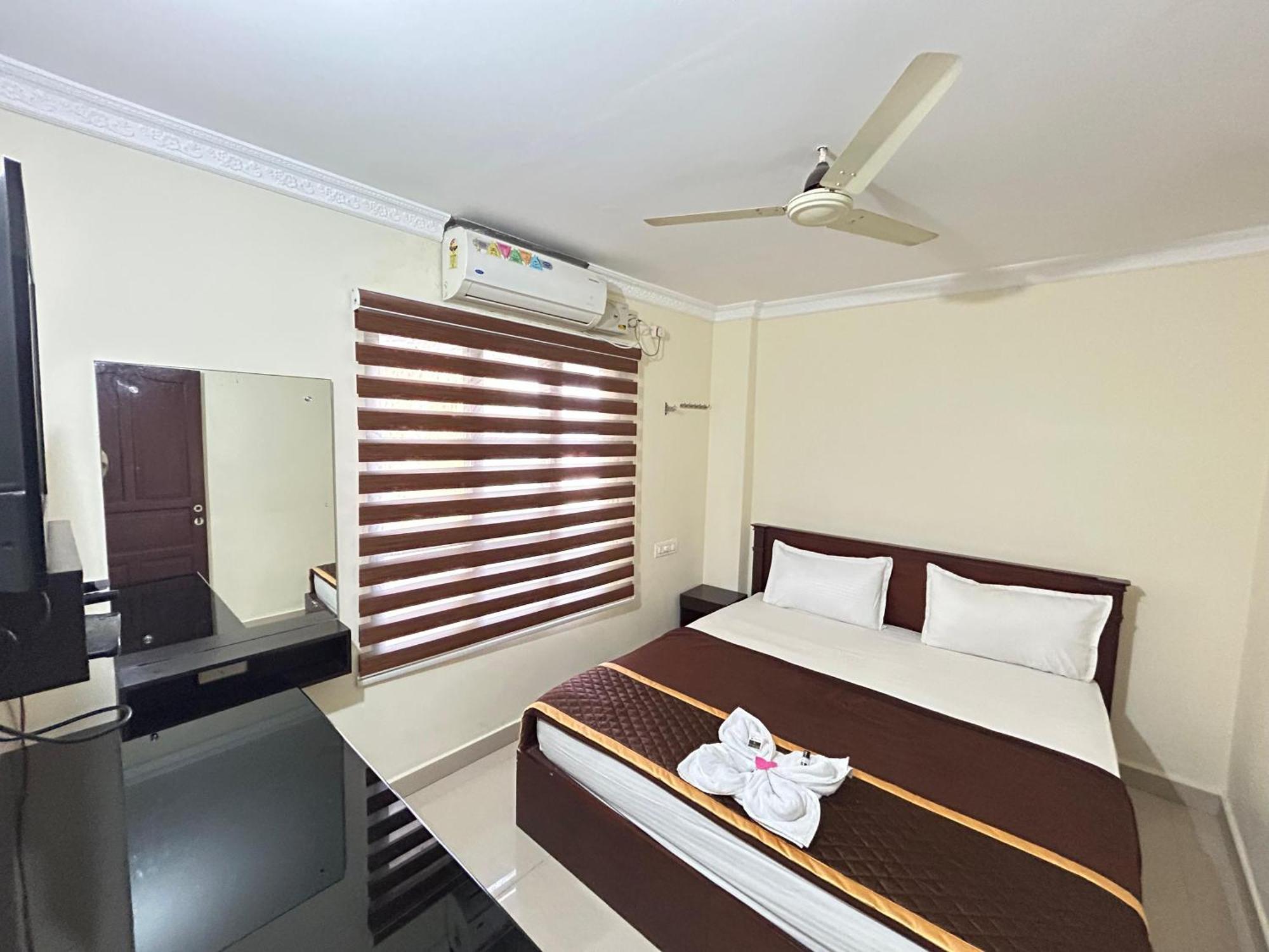 K V Suites Kochi エクステリア 写真